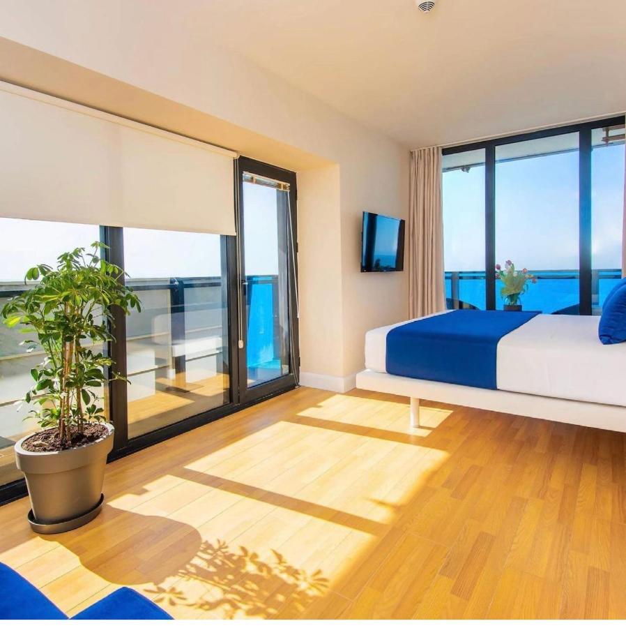 Orbi City Center Suite Батуми Екстериор снимка