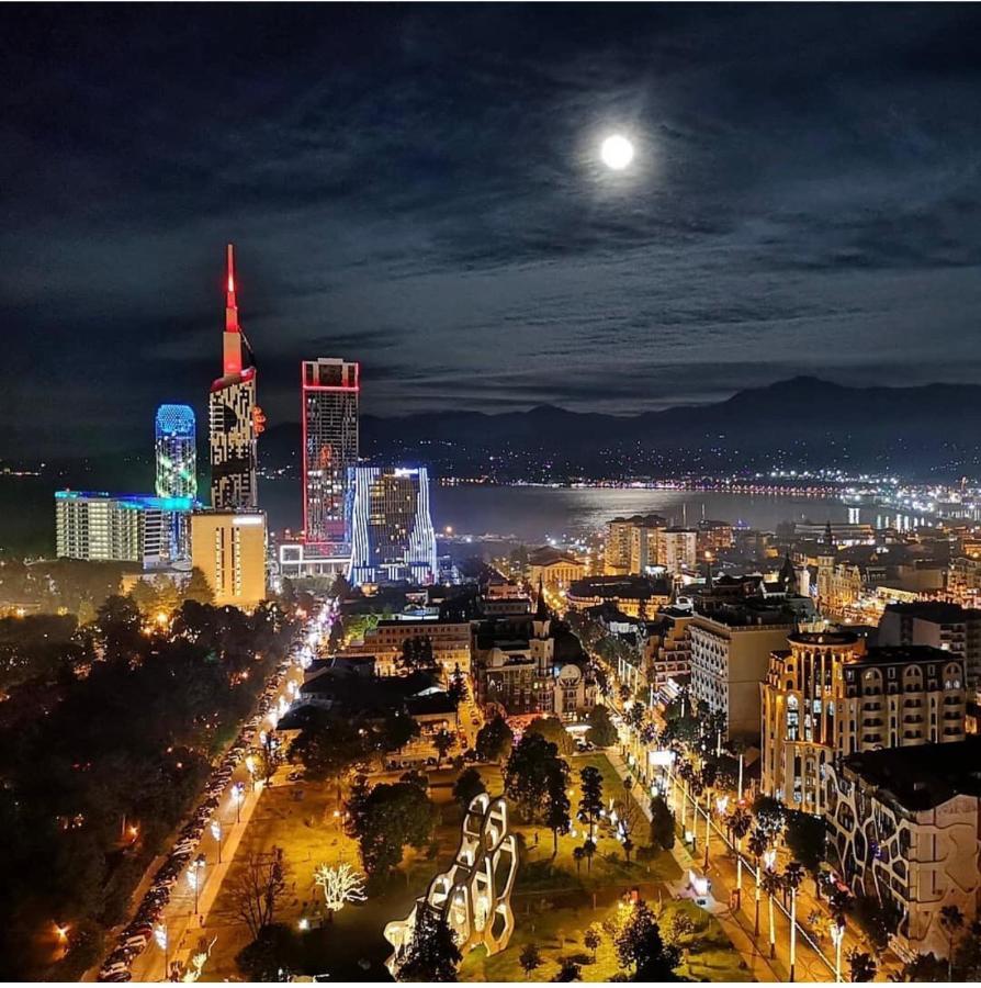Orbi City Center Suite Батуми Екстериор снимка