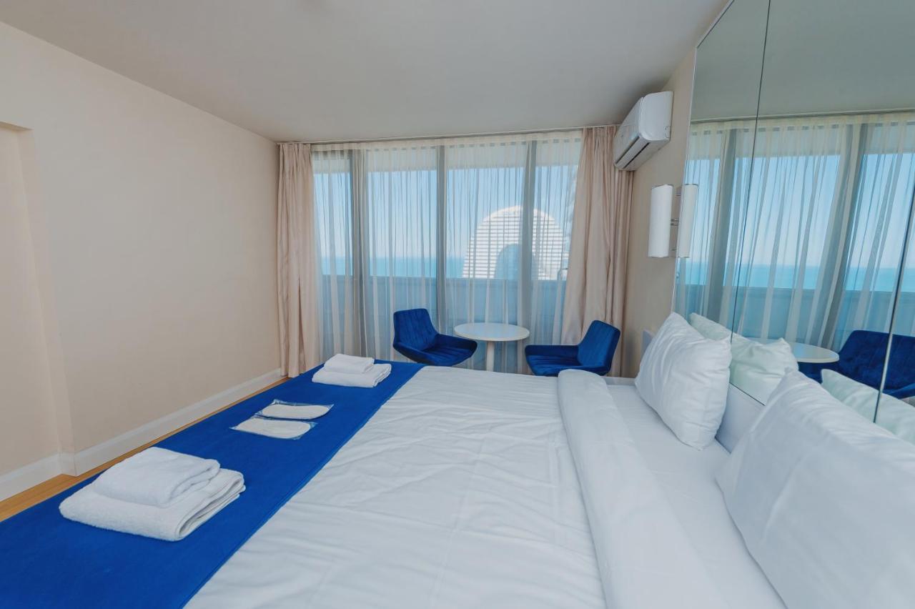 Orbi City Center Suite Батуми Екстериор снимка