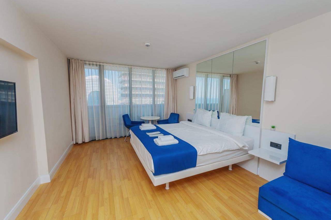 Orbi City Center Suite Батуми Екстериор снимка