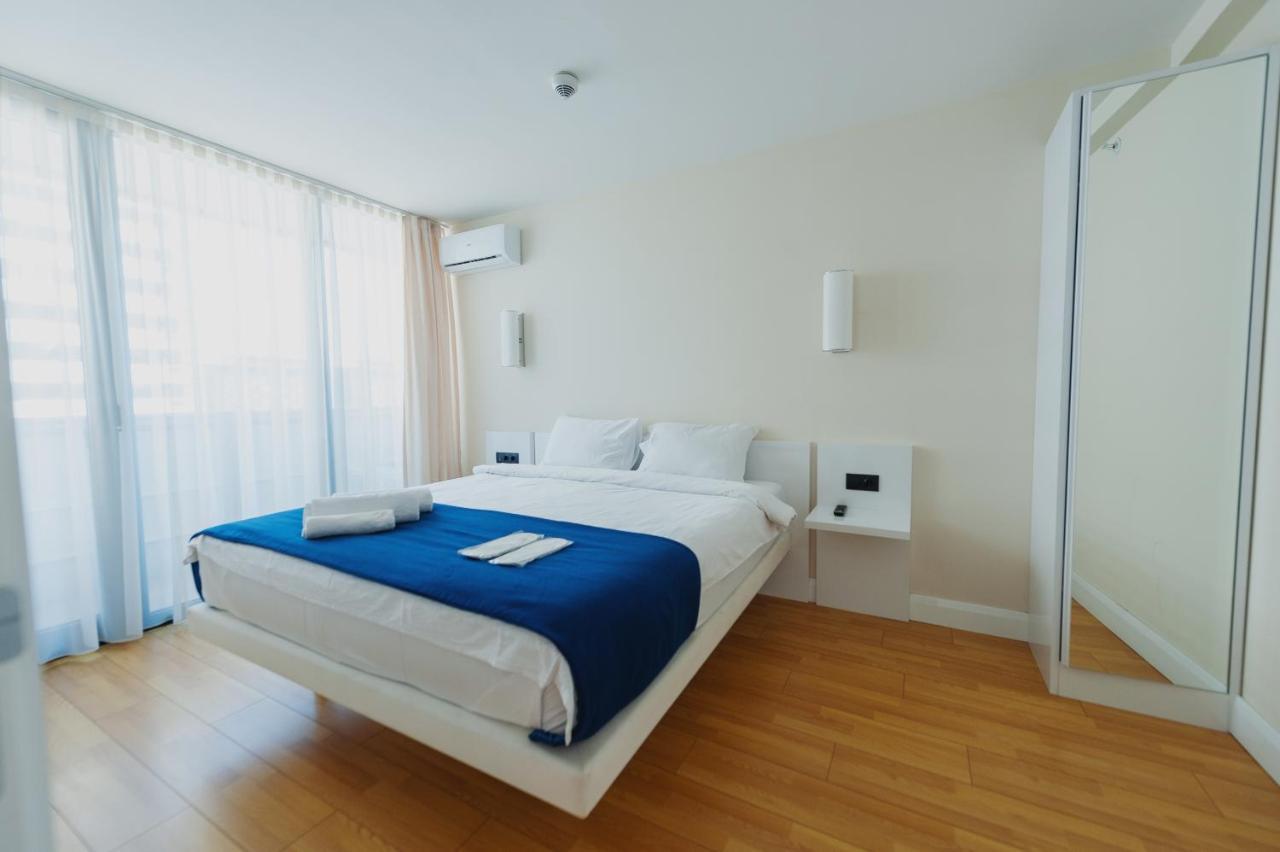 Orbi City Center Suite Батуми Екстериор снимка