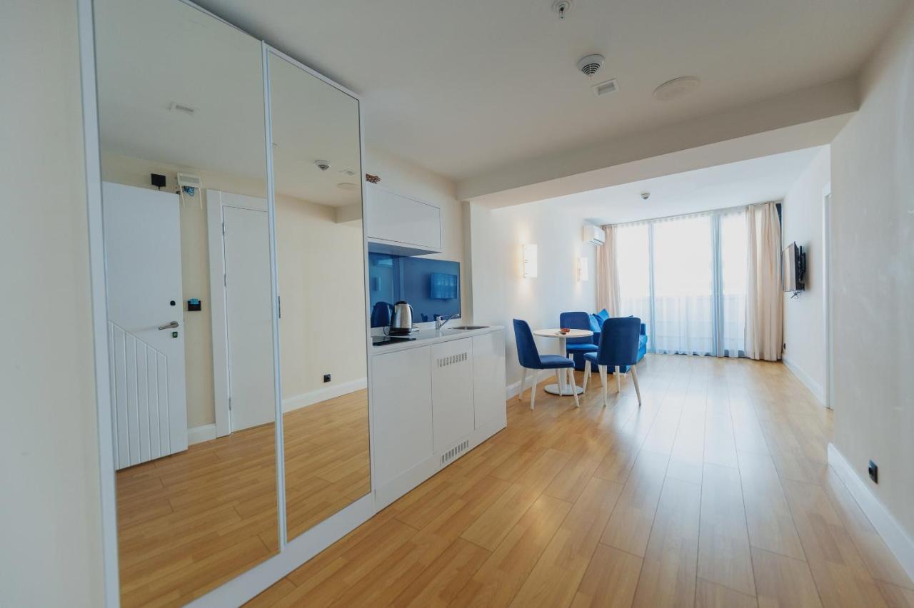 Orbi City Center Suite Батуми Екстериор снимка