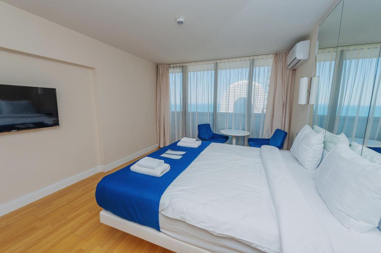 Orbi City Center Suite Батуми Екстериор снимка